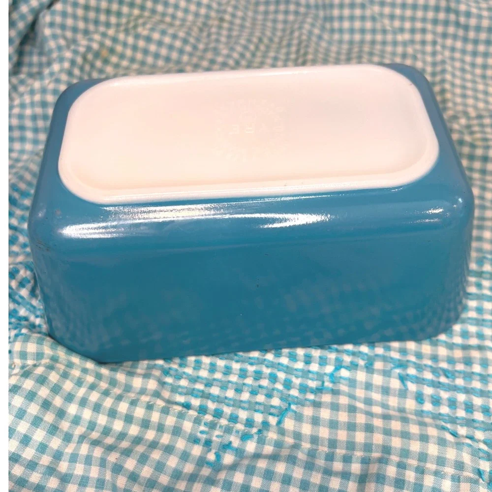 Vintage Pyrex 502-B Blue Refrigerator Dish with 502C-Glass Lid
